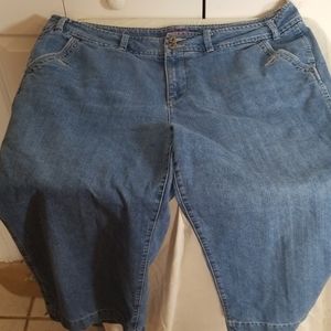 💥2 for $10💥 Faded glory denim capri